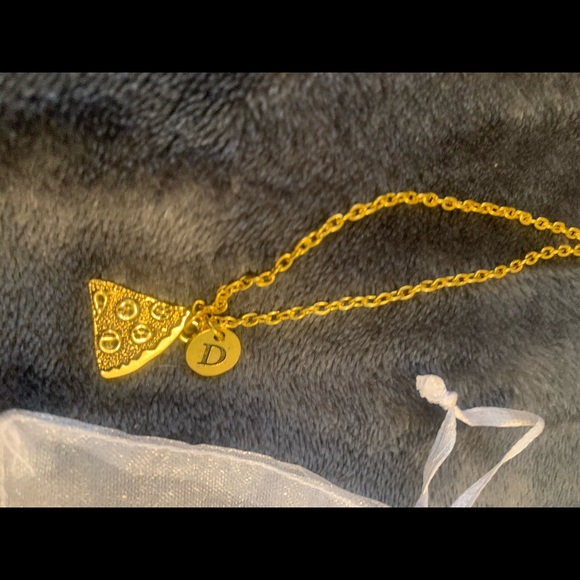 New initial “D” pizza necklace - Picture 3 of 5